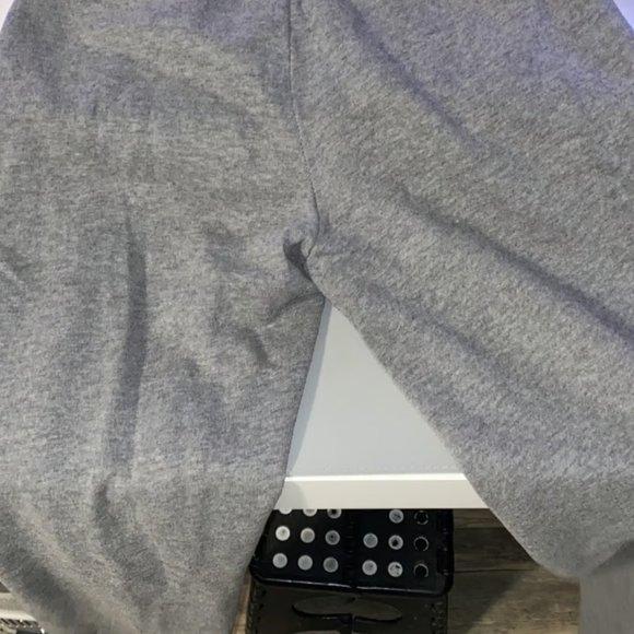 Size women's XS Gray Hollister Sweatpants, lowrise, comfy, lounge, bottoms - Picture 5 of 5